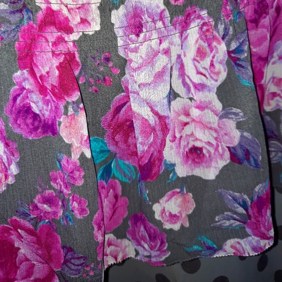 TORRID Floral Smocked Top 5x/28 - Picture 6 of 10